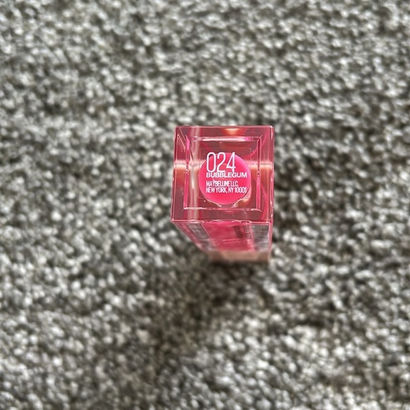MaybellineLifter Gloss Plumping Lip Gloss with Hyaluronic Acid - 24 Bubblegum - Picture 7 of 8